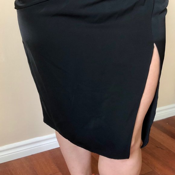 BLACK PENCIL SKIRT - Picture 2 of 3